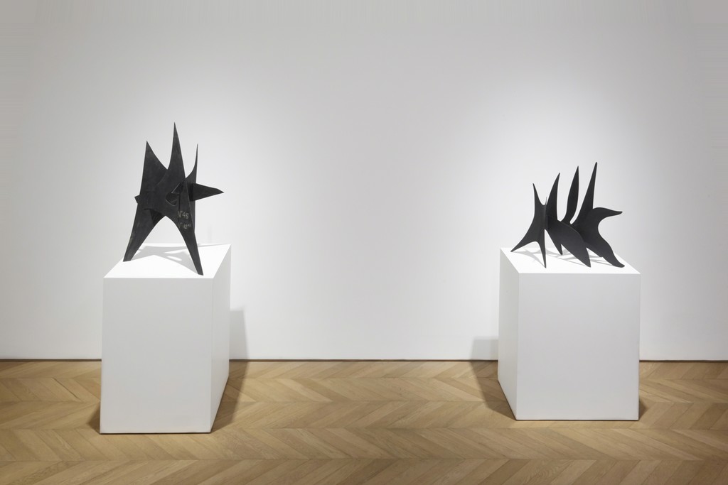 Installation view, “Alexander Calder,” Pace Gallery, Hong Kong, 2016. Installation view, “Alexander Calder,” Pace Gallery, Hong Kong, 2016.