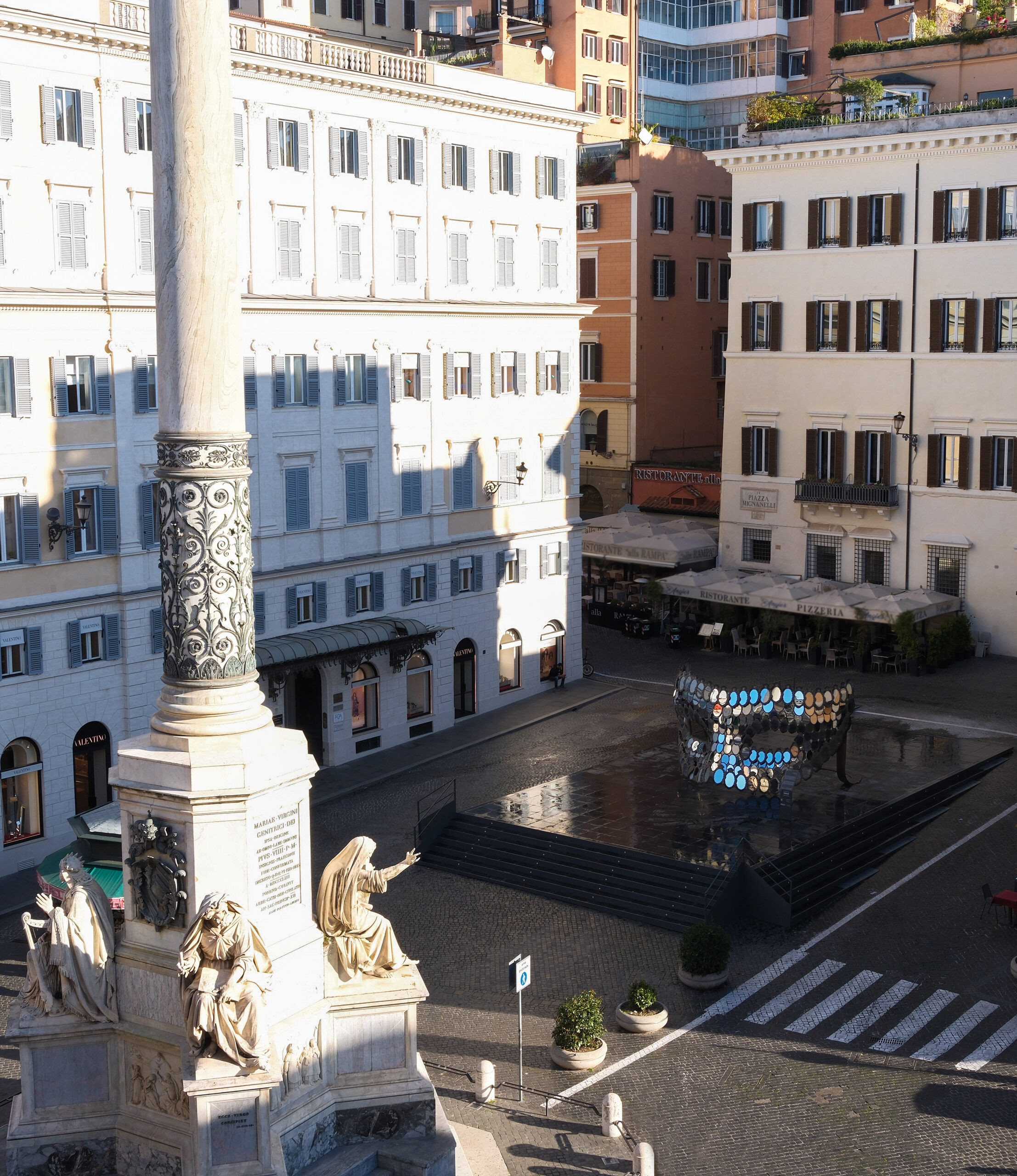 VENUS - Valentino Garavani through the eyes of Joana Vasconcelos