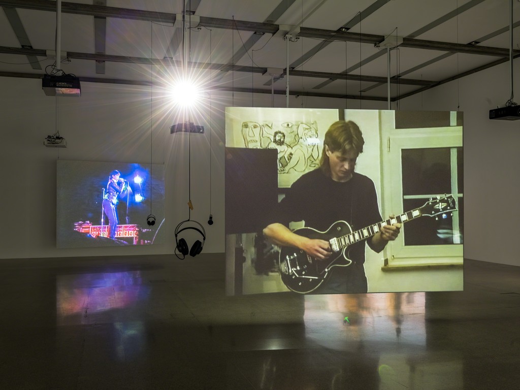 Ausstellungsansicht / Exhibition view
Doppelleben. Bildende Künstler_innen machen Musik, 23. Juni bis 11. November 2018 / Double Lives. Visual Artists Making Music, June 23 to November 11, 2018, mumok Museum moderner Kunst Stiftung Ludwig Wien
Photo: Klaus Pichler © mumok
Ausstellungsansicht / Exhibition view
Doppelleben. Bildende Künstler_innen machen Musik, 23. Juni bis 11. November 2018 / Double Lives. Visual Artists Making Music, June 23 to November 11, 2018, mumok Museum moderner Kunst Stiftung Ludwig Wien
Photo: Klaus Pichler © mumok