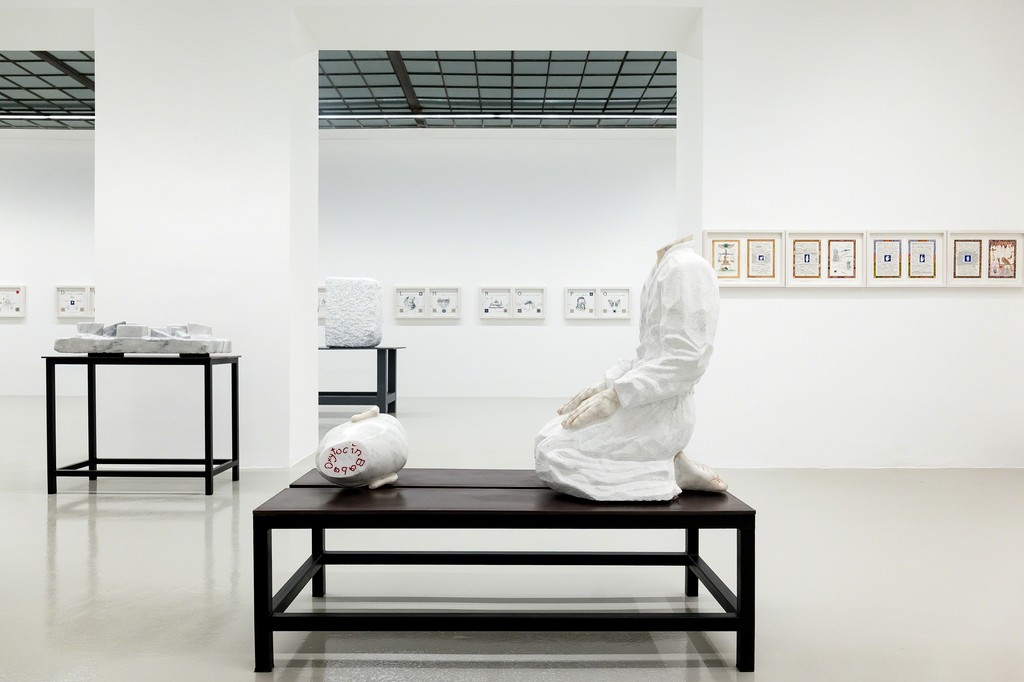 Installation View: Markus Redl, MUDRAS, Galerie Lisa Kandlhofer, 2017/18 Installation View: Markus Redl, MUDRAS, Galerie Lisa Kandlhofer, 2017/18