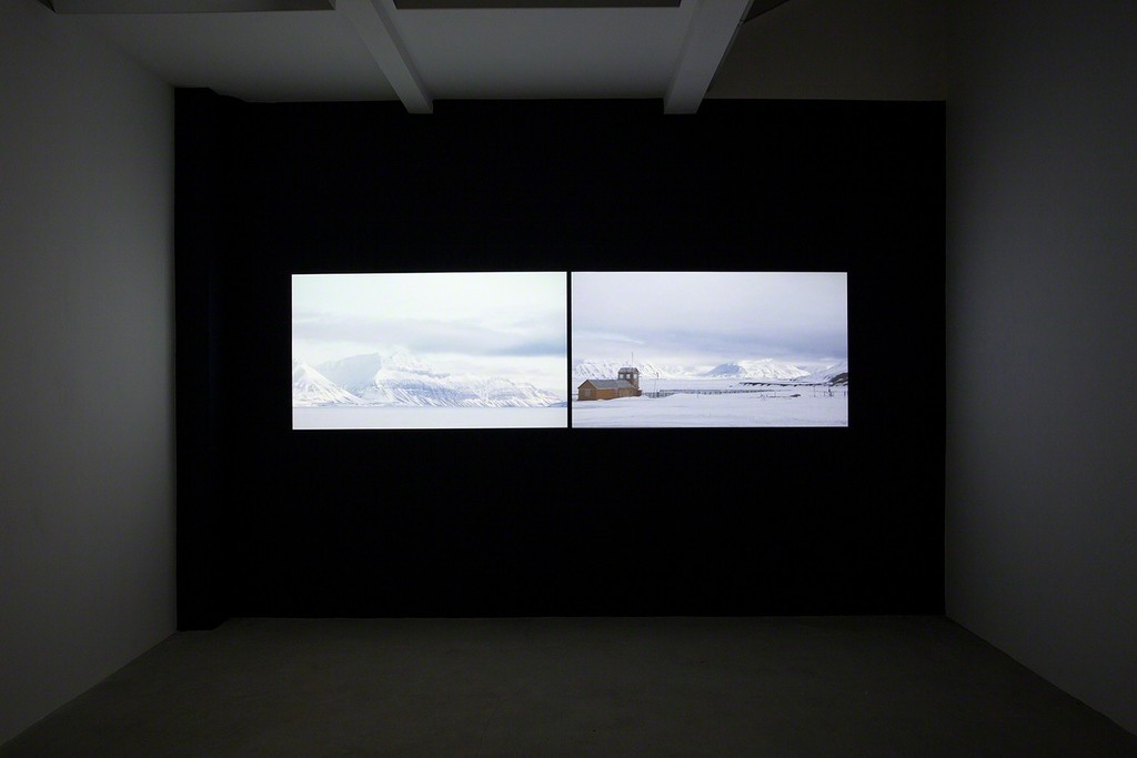Ali Kazma, NORTH, 2017, HD video 2- channel, synchronised with sound, 5:10 min., installation view photo Wytske van Keulen Ali Kazma, NORTH, 2017, HD video 2- channel, synchronised with sound, 5:10 min., installation view photo Wytske van Keulen