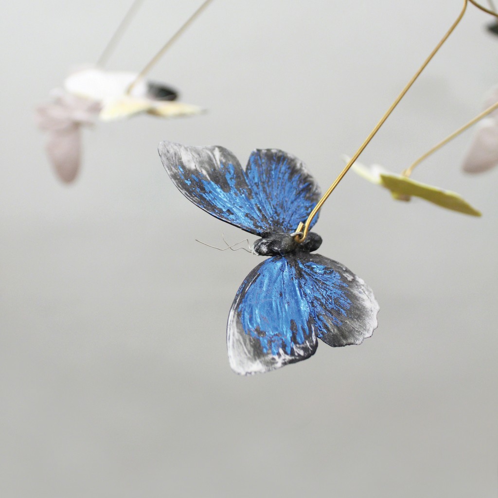 Ben Yau Man-pun, Lepidoptera (detail), 2014, Porcelain and wire, Dimensions variable (Photo Raymond Lam) Ben Yau Man-pun, Lepidoptera (detail), 2014, Porcelain and wire, Dimensions variable (Photo Raymond Lam)