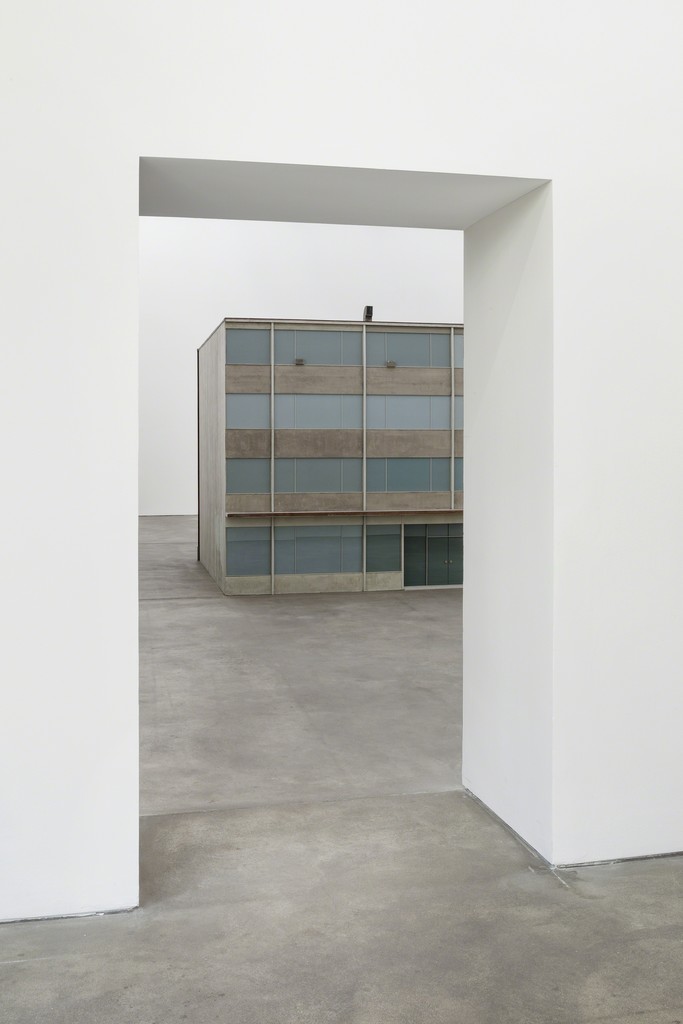 Installation view, Peter Fischli / David Weiss, 'Haus' Sprüth Magers Berlin, April 27 - July 27, 2019; Photography: Timo Ohler Installation view, Peter Fischli / David Weiss, 'Haus' Sprüth Magers Berlin, April 27 - July 27, 2019; Photography: Timo Ohler