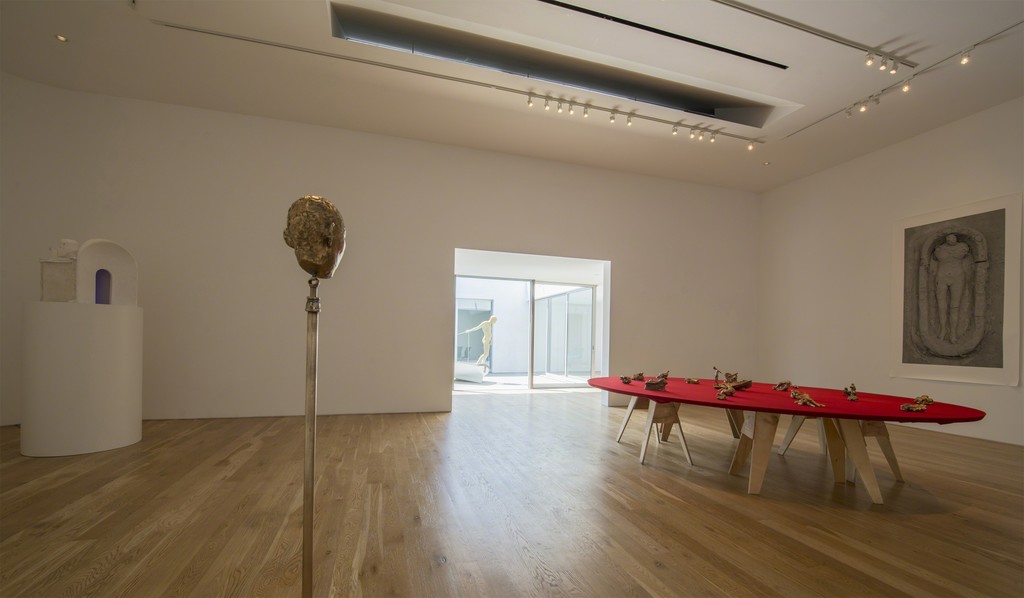Installation view of "Soyoung's Head," 2011-2014 and "Bath," 2015, and small bronzes Installation view of "Soyoung's Head," 2011-2014 and "Bath," 2015, and small bronzes