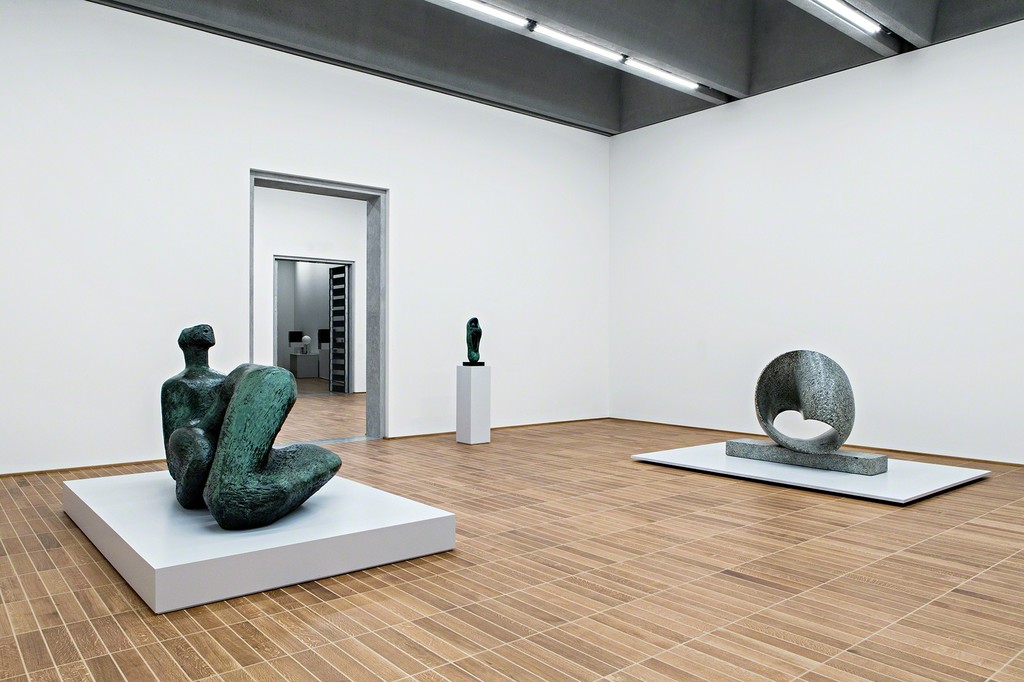 Installation view of "Sculpture on the Move 1946–2016" at the Kunstmuseum Basel Installation view of "Sculpture on the Move 1946–2016" at the Kunstmuseum Basel