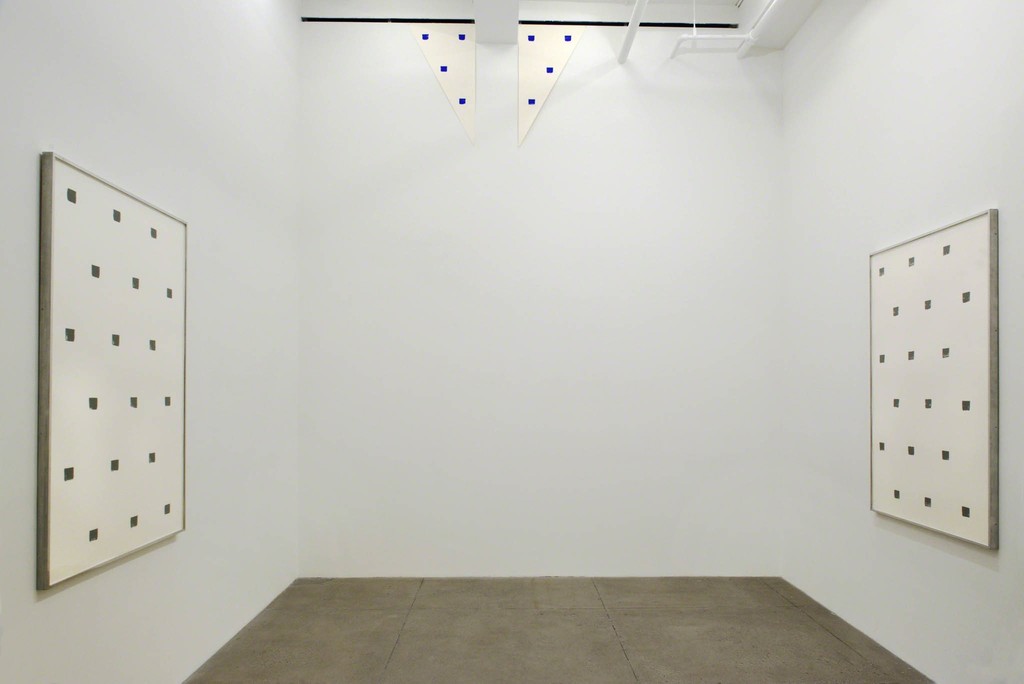 Niele Toroni
Installation View
Marian Goodman Gallery, New York
June 6 – July 30, 2015 Niele Toroni
Installation View
Marian Goodman Gallery, New York
June 6 – July 30, 2015