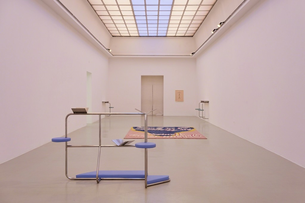 Slavs and Tatars »Sauer Power«
Installationsansicht Kunstverein Hannover, 2018
Foto: Raimund Zakowski
Courtesy the artist; Kraupa-Tuskany Zeidler, Berlin Slavs and Tatars »Sauer Power«
Installationsansicht Kunstverein Hannover, 2018
Foto: Raimund Zakowski
Courtesy the artist; Kraupa-Tuskany Zeidler, Berlin