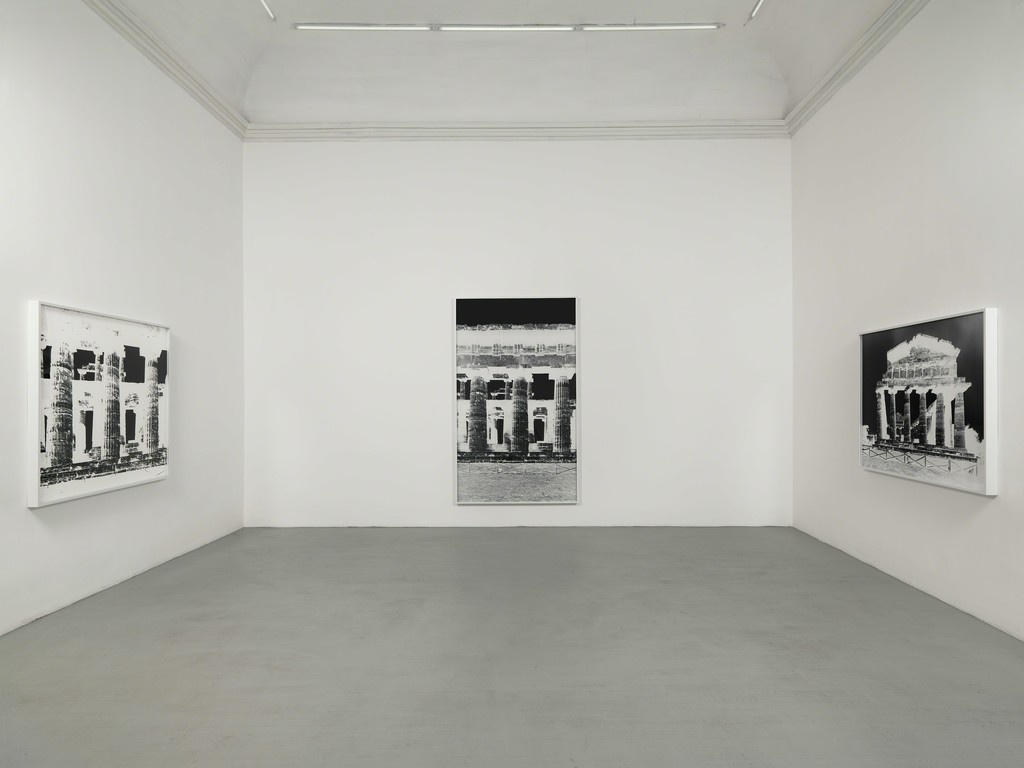 Vera Lutter - Partial view of the exhibition - September 2016 - Galleria Alfonso Artiaco, Napoli Vera Lutter - Partial view of the exhibition - September 2016 - Galleria Alfonso Artiaco, Napoli