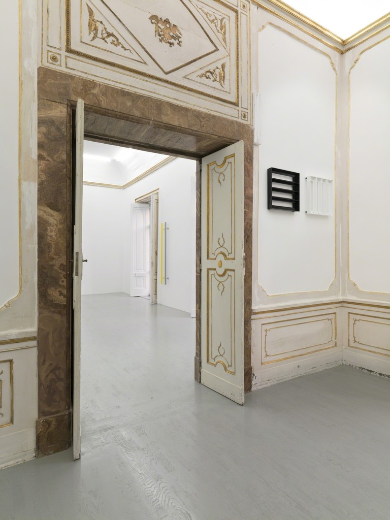 Liam Gillick - four propositions six structures - partial view of the exhibition - November 2012 - Galleria Alfonso Artiaco, Napoli Liam Gillick - four propositions six structures - partial view of the exhibition - November 2012 - Galleria Alfonso Artiaco, Napoli