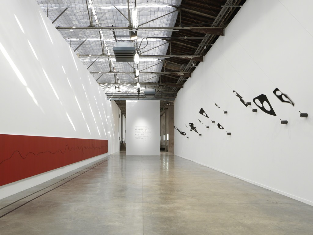 Exhibition view of "Takis, Magnetic fields", Palais de Tokyo, 2015. Photo : André Morin. ADAGP, Paris 2015. Exhibition view of "Takis, Magnetic fields", Palais de Tokyo, 2015. Photo : André Morin. ADAGP, Paris 2015.