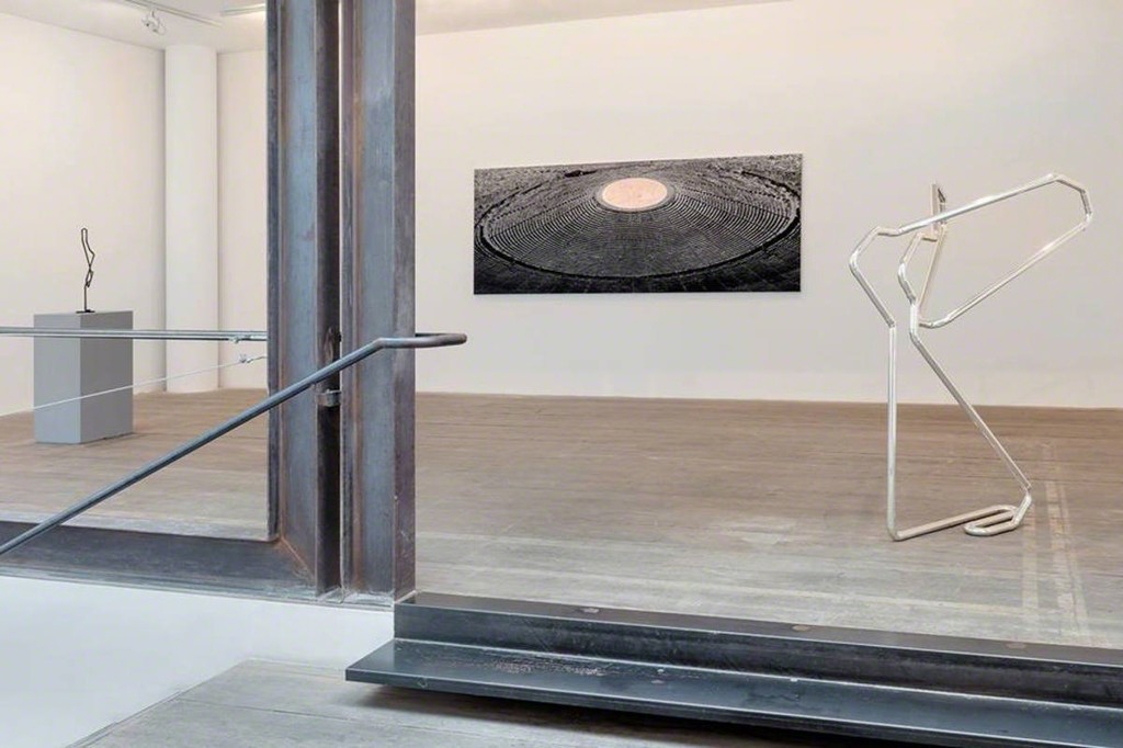 Wagner Malta Tavares/ Meteoro, Galeria MarIlia Razuk. Photo Filipe Berndt. Wagner Malta Tavares/ Meteoro, Galeria MarIlia Razuk. Photo Filipe Berndt.