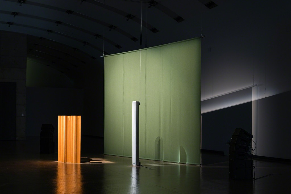 Installation view: Florian Hecker. Hallucination, Perspective, Synthesis, Kunsthalle Wien 2017: Resynthese FAVN, 2017, Courtesy the artist, Photo: Jorit Aust Installation view: Florian Hecker. Hallucination, Perspective, Synthesis, Kunsthalle Wien 2017: Resynthese FAVN, 2017, Courtesy the artist, Photo: Jorit Aust