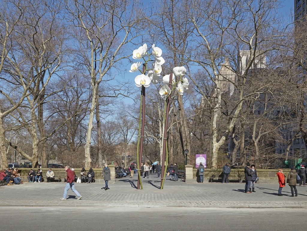 Installation view of "Isa Genzken: Two Orchids" at Doris C. Freedman Plaza, Central Park, New York (2016) Installation view of "Isa Genzken: Two Orchids" at Doris C. Freedman Plaza, Central Park, New York (2016)