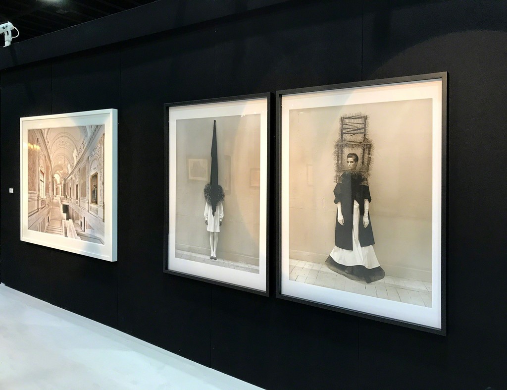 Massimo Listri, "Kunsthistorisches Museum I, Vienna"
Albert Watson, "Leslie Weiner, Yohji Yamamoto, London"
Albert Watson, "Leslie Weiner, Yohji Yamamoto, London" Massimo Listri, "Kunsthistorisches Museum I, Vienna"
Albert Watson, "Leslie Weiner, Yohji Yamamoto, London"
Albert Watson, "Leslie Weiner, Yohji Yamamoto, London"