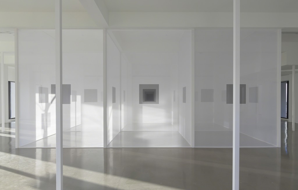 Robert Irwin, Installation view, Sprüth Magers, Los Angeles, January 23 - April 21, 2018; Courtesy the artist and Sprüth Magers; Photography by Robert Wedemeyer Robert Irwin, Installation view, Sprüth Magers, Los Angeles, January 23 - April 21, 2018; Courtesy the artist and Sprüth Magers; Photography by Robert Wedemeyer