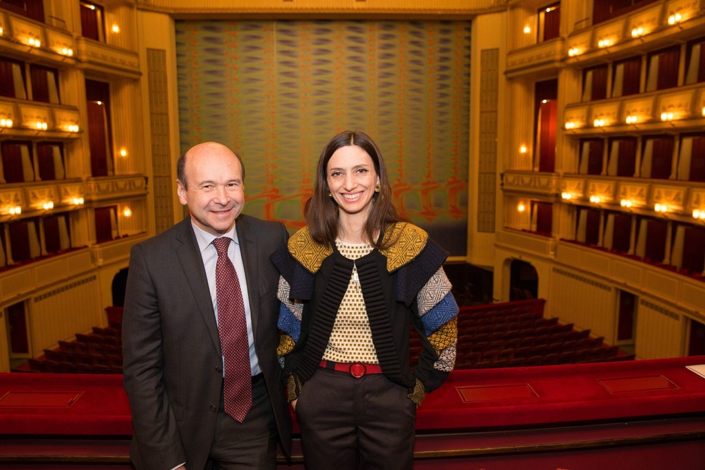 Tauba Auerbach and Dominique Meyer in front of the "Safety Curtain" at the Vienna State Opera, Copyright: museum in progress (www.mip.at), Photo: Andreas Scheiblecker Tauba Auerbach and Dominique Meyer in front of the "Safety Curtain" at the Vienna State Opera, Copyright: museum in progress (www.mip.at), Photo: Andreas Scheiblecker