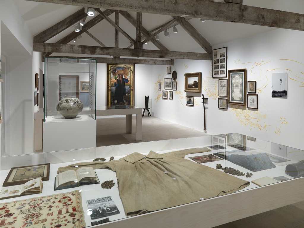 Installation view: ‘The Land We Live In – The Land We Left Behind’ Hauser & Wirth Somerset, 20 January – 7 May 2018
Courtesy of Hauser & Wirth
Photo: Ken Adlard
Installation view: ‘The Land We Live In – The Land We Left Behind’ Hauser & Wirth Somerset, 20 January – 7 May 2018
Courtesy of Hauser & Wirth
Photo: Ken Adlard