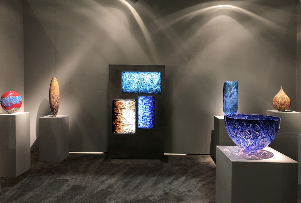 View of the newest creation.... an illuminated presentation of three stellar Florencia panels designed and created specifically for SOFA Chicago by Maestro Lino Tagliapietra. View of the newest creation.... an illuminated presentation of three stellar Florencia panels designed and created specifically for SOFA Chicago by Maestro Lino Tagliapietra.