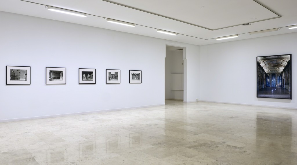 Shadows of Light, 2015. Exhibition view. Courtesy the Artist & Galería Helga de Alvear, Madrid. Photo: Joaquín Cortés Shadows of Light, 2015. Exhibition view. Courtesy the Artist & Galería Helga de Alvear, Madrid. Photo: Joaquín Cortés