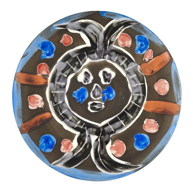 Pablo Picasso, ‘VISAGE NO. 30 (A.R. 464)’, 1963, Design/Decorative Art, Painted and partially glazed ceramic plate, Doyle