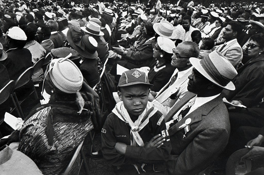 Lee Friedlander, Untitled, from the series Prayer Pilgrimage for Freedom, 1957, printed later. Gelatin silver print. Yale University Art Gallery, Gift of Maria and Lee Friedlander, Hon. 2004. © Lee Friedlander, courtesy Fraenkel Gallery, San Francisco. Photo courtesy Eakins Press Foundation Lee Friedlander, Untitled, from the series Prayer Pilgrimage for Freedom, 1957, printed later. Gelatin silver print. Yale University Art Gallery, Gift of Maria and Lee Friedlander, Hon. 2004. © Lee Friedlander, courtesy Fraenkel Gallery, San Francisco. Photo courtesy Eakins Press Foundation