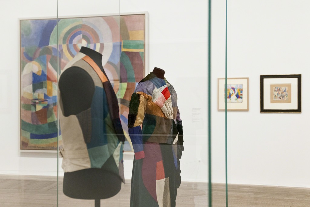 Installation view of Sonia Delaunay at Tate Modern. Courtesy of Tate Photography © Pracusa 2014083 Installation view of Sonia Delaunay at Tate Modern. Courtesy of Tate Photography © Pracusa 2014083