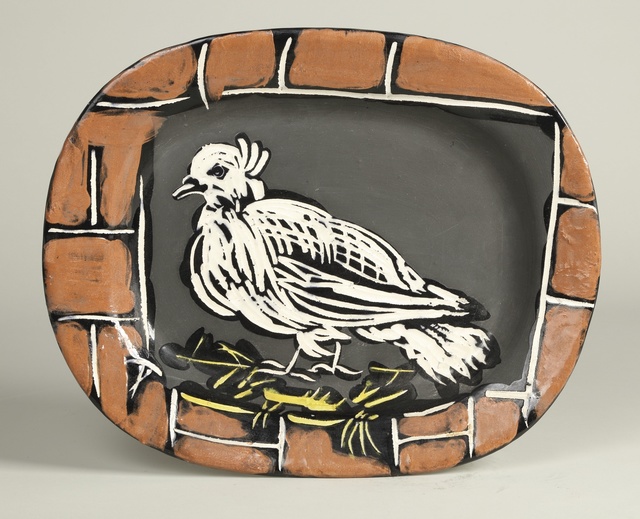 Pablo Picasso, ‘Colombe mate (A.R. 77)’, 1948, Other, Terre de faïence platter, painted in colors and partially glazed, Sotheby's