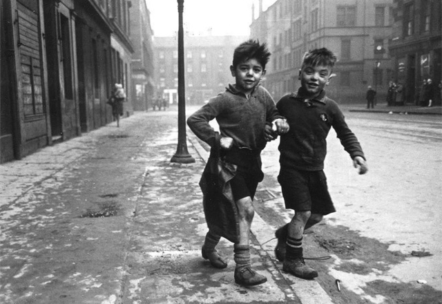 Bert Hardy, ‘The Gorbals Boys, Glasgow’, 1948 (printed later), Peter Fetterman Gallery