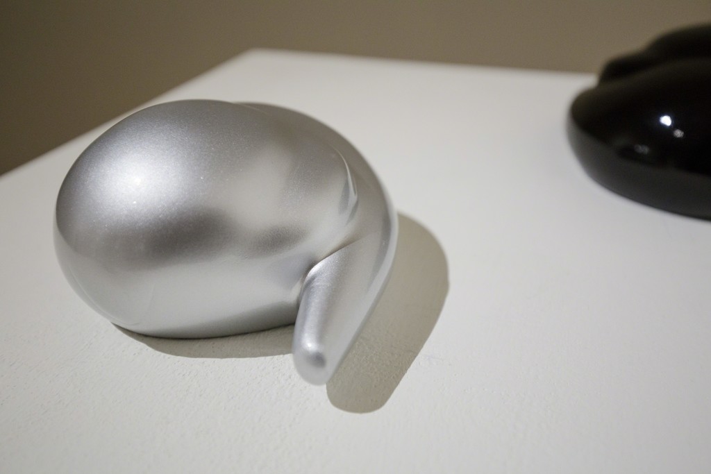 "Comma, 2018" in black and silver
2018©Powen Gallery "Comma, 2018" in black and silver
2018©Powen Gallery