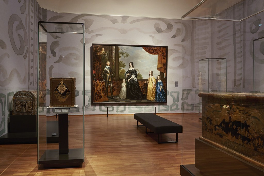 Installation view, "Asia > Amsterdam," Gallery 3. Rijksmuseum, Amsterdam (2015) Photo: Erik Smits Installation view, "Asia > Amsterdam," Gallery 3. Rijksmuseum, Amsterdam (2015) Photo: Erik Smits