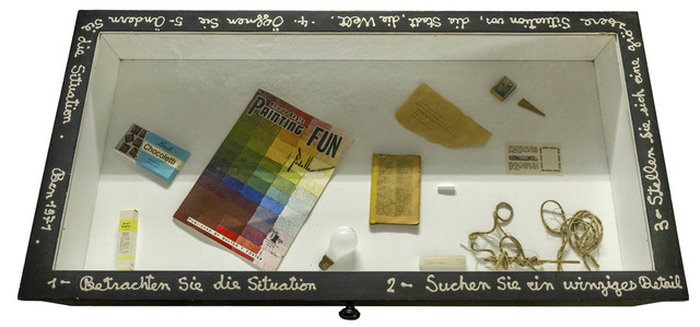 Ben Vautier, ‘1)Betrachten Sie die Situation 2) Suchen Sie ein wichtiges Detail 3)Stellen Sie sich eine grossere Situation von, die Stadt, die Welt 4) Offnen Sie 5) Andern Sie die Situation’, 1971, Sculpture, Table with glass display case, ArtRite