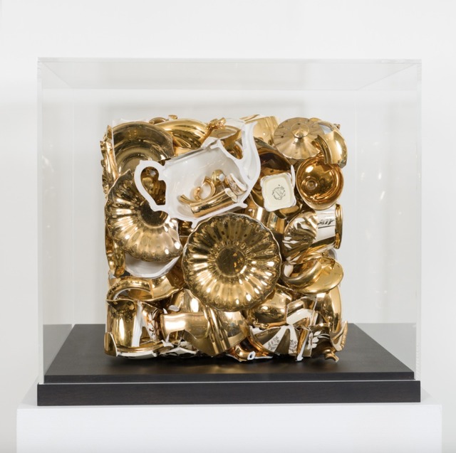Sandra Shashou, ‘I have A Little Crush’, 2018, Sculpture, Service en porcelaine dorée assemblé en cube sous plexi, Bel-Air Fine Art