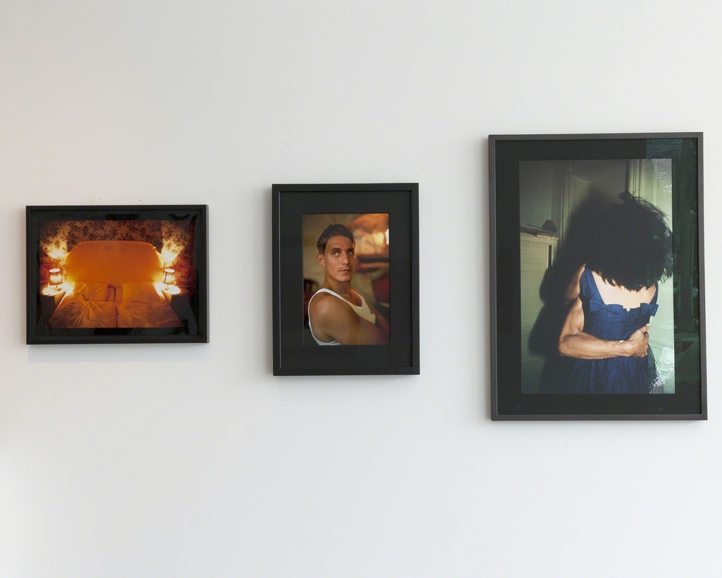 Nan Goldin: "Joey and Andres in Bed, Hotel Anschifer Hof, Berlin" 1992/2006, "Honeymoon Suite, Nuremberger Eck, Berlin 1994", "Clemens at lunch at Café de Sade, Lacoste, France, 1999", "The Hug, NYC, 1980" Nan Goldin: "Joey and Andres in Bed, Hotel Anschifer Hof, Berlin" 1992/2006, "Honeymoon Suite, Nuremberger Eck, Berlin 1994", "Clemens at lunch at Café de Sade, Lacoste, France, 1999", "The Hug, NYC, 1980"