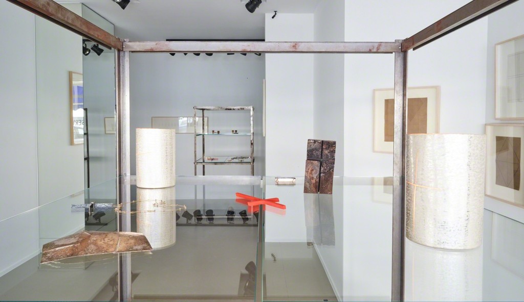 Jewelry and Objects by Giampaolo Babetto
Drawings & Etchings by Dan Van Severen
©Jean Pierre Gabriel Jewelry and Objects by Giampaolo Babetto
Drawings & Etchings by Dan Van Severen
©Jean Pierre Gabriel
