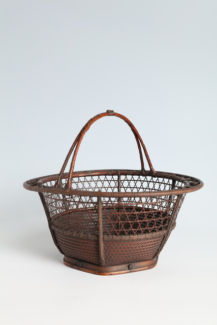 Maeda Chikubōsai I, ‘Handled Free-Hanging Flower Basket in Ryū Rikyō Style (T-4208)’, 1910-1919, Erik Thomsen