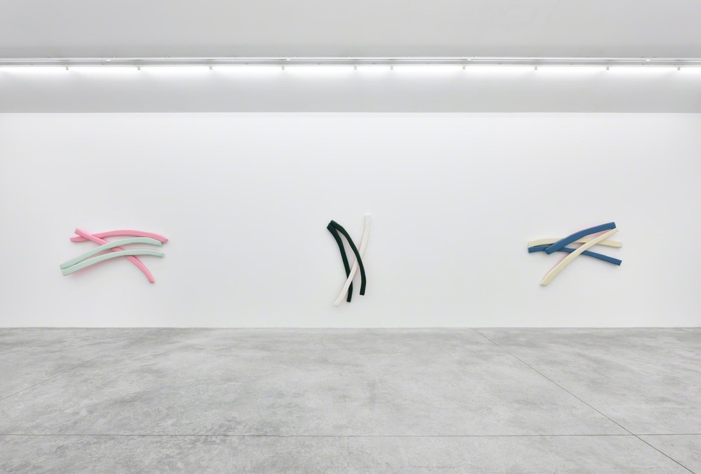 Justin Adian 'Waltz' at Almine Rech Gallery in Paris
09.01 - 27.02.2016
Courtesy of the Artist and Almine Rech Gallery
Photo: Rebecca Fanuele
Justin Adian 'Waltz' at Almine Rech Gallery in Paris
09.01 - 27.02.2016
Courtesy of the Artist and Almine Rech Gallery
Photo: Rebecca Fanuele