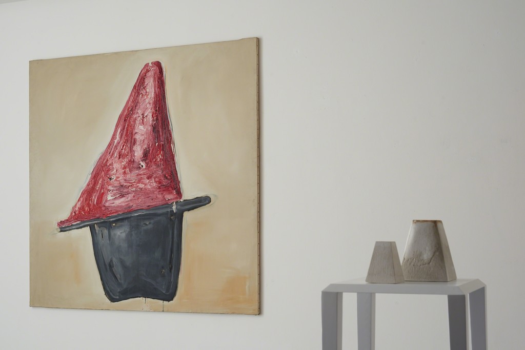 Piero Manai
Senza titolo , 1987
Olio su tela cm 200x200
Luigi Presicce
Oggetti di scena - Mausoleo, 2012
Performance “Sputato a Cristo”
Centrale Fies – Dro ( Trento ) Piero Manai
Senza titolo , 1987
Olio su tela cm 200x200
Luigi Presicce
Oggetti di scena - Mausoleo, 2012
Performance “Sputato a Cristo”
Centrale Fies – Dro ( Trento )