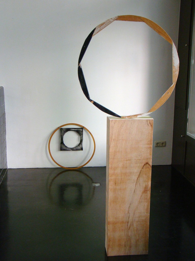 Sculpture and installation in solo exhibition 'Shape and Form'. Spraypaint and acrylic on wood. Sculpture and installation in solo exhibition 'Shape and Form'. Spraypaint and acrylic on wood.