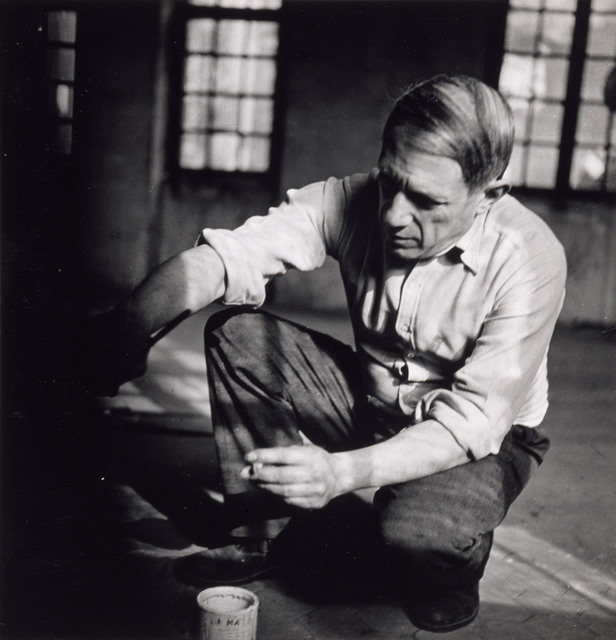 Dora Maar, ‘Picasso accroupi travaillant à Guernica’, 1937, Photography, Musée Picasso Paris