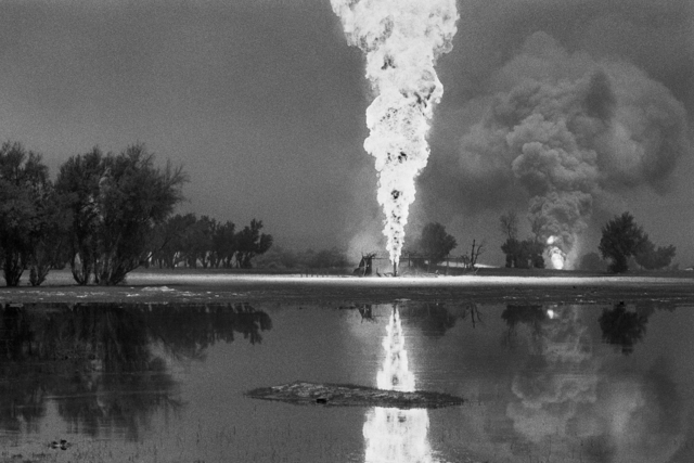 Sebastião Salgado, ‘Kuwait’, 1991, Robert Klein Gallery