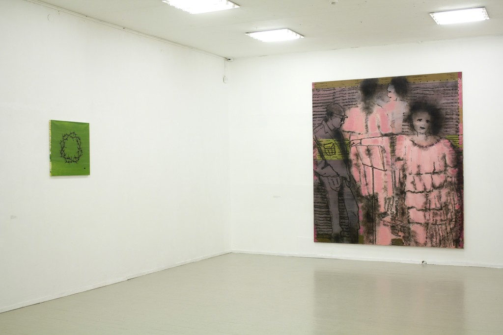 Fragment of exhibition "Družba".
On the left: Jonas Gasiūnas, „Wreath Burnt on the Grass“. 2018. Oil and charcoal (from candle smoke) on canvas, 100 x 95 cm.
On the right: Jonas Gasiūnas, LITHUANIAN OPERA OR WOMAN, SMOKE AND BLIND MAN (2018, oil and charcoal from candle smoke on canvas, 285 x 240 cm). Fragment of exhibition "Družba".
On the left: Jonas Gasiūnas, „Wreath Burnt on the Grass“. 2018. Oil and charcoal (from candle smoke) on canvas, 100 x 95 cm.
On the right: Jonas Gasiūnas, LITHUANIAN OPERA OR WOMAN, SMOKE AND BLIND MAN (2018, oil and charcoal from candle smoke on canvas, 285 x 240 cm).