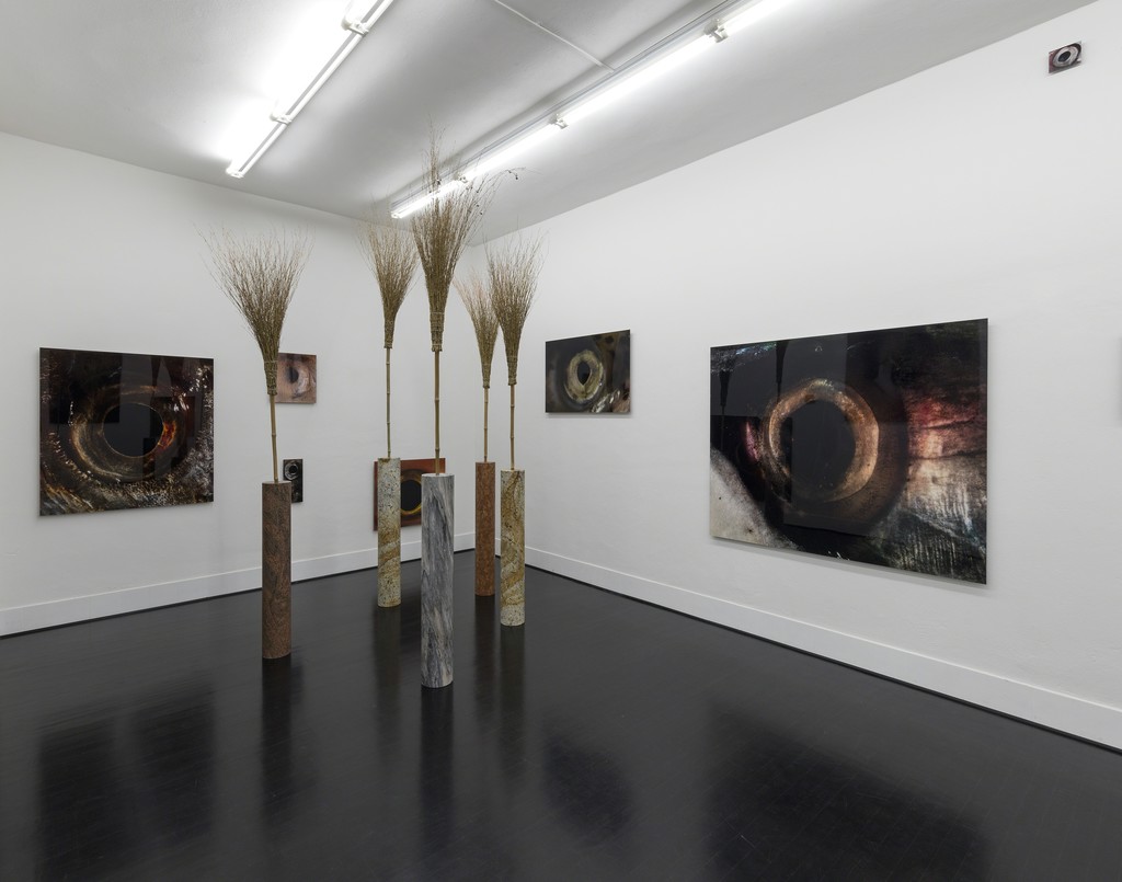 Bruna Esposito
davvero, 2016
installation view at FL GALLERY - SPAZIO 22
Courtesy the artist and FL GALLERY
Photo: Antonio Maniscalco Bruna Esposito
davvero, 2016
installation view at FL GALLERY - SPAZIO 22
Courtesy the artist and FL GALLERY
Photo: Antonio Maniscalco