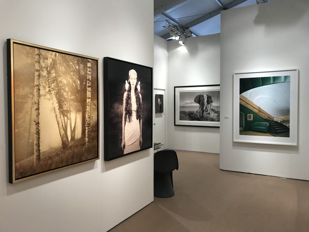 Holden Luntz Gallery, Palm Beach Modern + Contemporary 2019
Joyce Tenneson, Helmut Newton, David Yarrow & Michael Eastman Holden Luntz Gallery, Palm Beach Modern + Contemporary 2019
Joyce Tenneson, Helmut Newton, David Yarrow & Michael Eastman