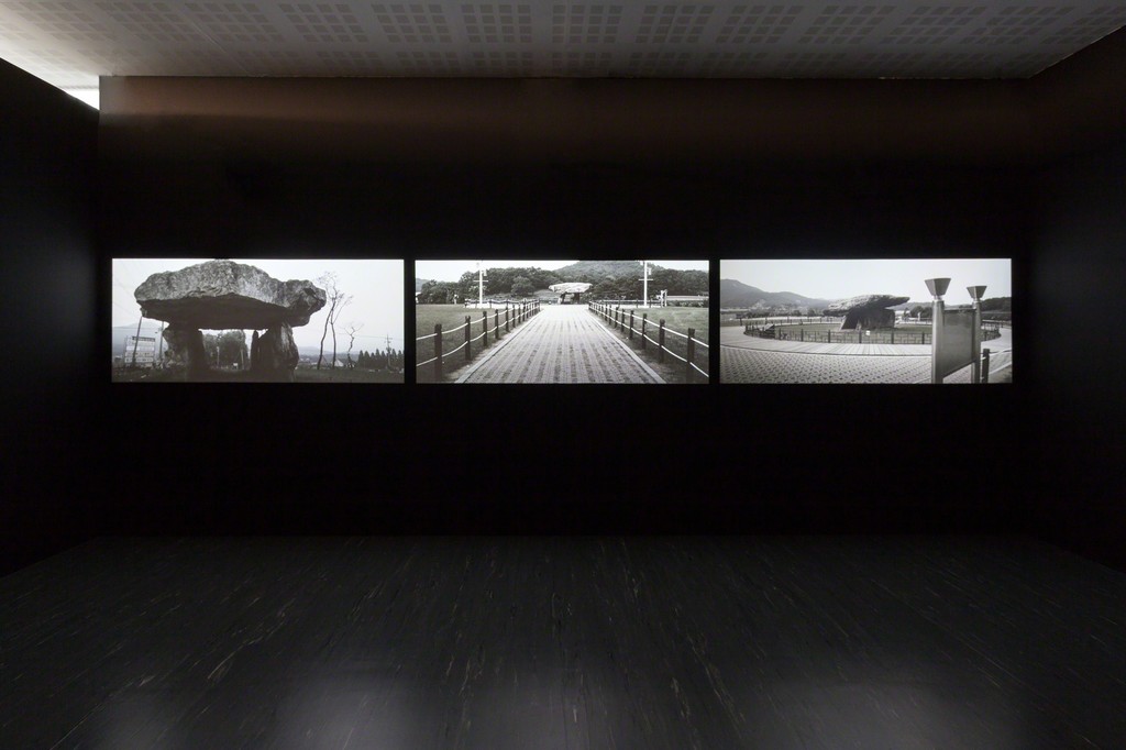 "Simon Wachsmuth: Monuments. Documents." at 21er Haus. © Belvedere, Vienna. "Simon Wachsmuth: Monuments. Documents." at 21er Haus. © Belvedere, Vienna.