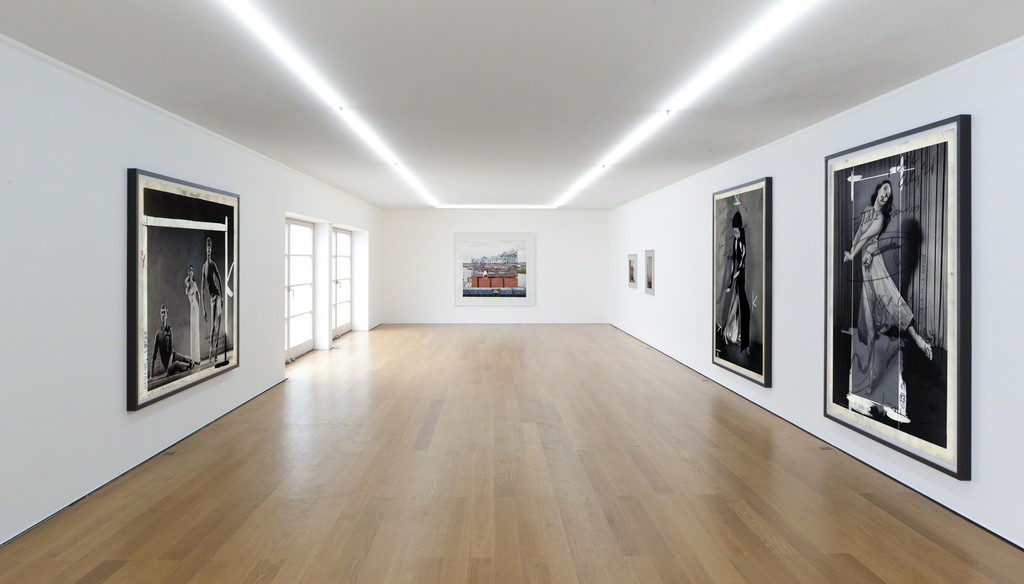Installation view Candida Höfer, Thomas Struth, Thomas Ruff at Galerie Rüdiger Schöttle, 2017.
Photo: Wilfried Petzi. Installation view Candida Höfer, Thomas Struth, Thomas Ruff at Galerie Rüdiger Schöttle, 2017.
Photo: Wilfried Petzi.