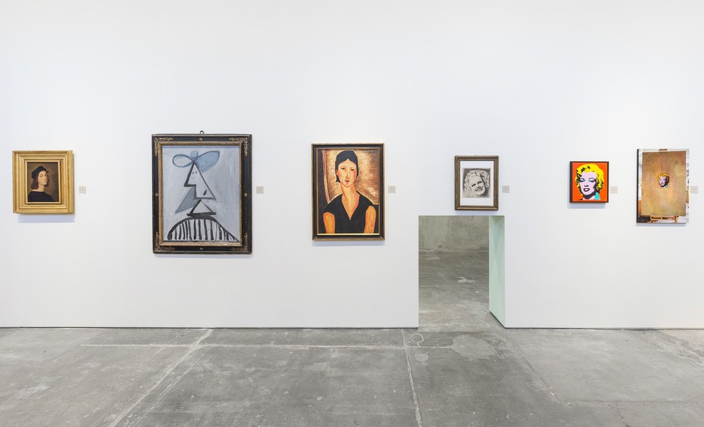 Exhibition view at Fondazione Prada – Milano
Jean-Auguste-Dominique Ingres: Autoportrait de Raphael, 1820 – 1824 oil on canvas
Cy Twombly: Copy of a Picasso, 1988 acrylic on canvas
Pierre Huyghe: De Hory Modigliani, 2007 oil on canvas
Maurizio Mochetti: Mochetti di Mochetti (Jean Harlow),1976 Conté de Paris on paper
Sturtevant: Warhol Marilyn (study for Warhol diptych), 1973 silkscreen and acrylic on canvas
Louise Lawler: Marilyn, 1999, cibachrome, museum mount
DelfinoSistoLegnaniStudio Exhibition view at Fondazione Prada – Milano
Jean-Auguste-Dominique Ingres: Autoportrait de Raphael, 1820 – 1824 oil on canvas
Cy Twombly: Copy of a Picasso, 1988 acrylic on canvas
Pierre Huyghe: De Hory Modigliani, 2007 oil on canvas
Maurizio Mochetti: Mochetti di Mochetti (Jean Harlow),1976 Conté de Paris on paper
Sturtevant: Warhol Marilyn (study for Warhol diptych), 1973 silkscreen and acrylic on canvas
Louise Lawler: Marilyn, 1999, cibachrome, museum mount
DelfinoSistoLegnaniStudio