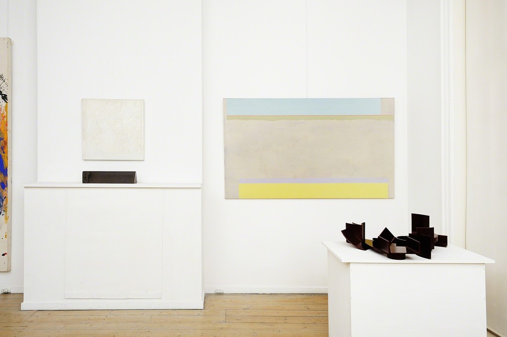 Allan Mitelman, Untitled, 1977 (left)
Clive Murray-White, Block #3, 1972 (left sculpture)
Virginia Cuppaidge, Lilium, 1975 (right)
Ron Robertson-Swann, Atlantis, 1973 (right sculpture) Allan Mitelman, Untitled, 1977 (left)
Clive Murray-White, Block #3, 1972 (left sculpture)
Virginia Cuppaidge, Lilium, 1975 (right)
Ron Robertson-Swann, Atlantis, 1973 (right sculpture)