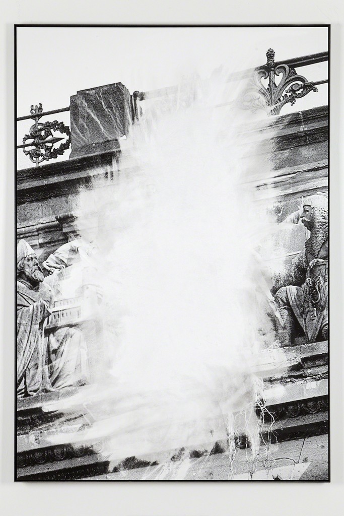 Daniel Poller, »Allein der Mittelstück«, 2017, erased pigment print, 160 x 110 cm, unique, from the series: Der große Gewinn, solo show, G2 Projektraum // G2 Kunsthalle Leipzig, 13 Oct – 1 Nov 2017 © the artist Daniel Poller, »Allein der Mittelstück«, 2017, erased pigment print, 160 x 110 cm, unique, from the series: Der große Gewinn, solo show, G2 Projektraum // G2 Kunsthalle Leipzig, 13 Oct – 1 Nov 2017 © the artist