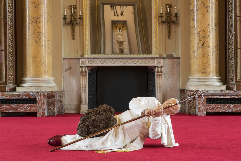 Maurizio Cattelan, La Nona Ora, 1999. Photo : Zeno Zotti. Installation view of Maurizio Cattelan, Not Afraid of Love at Monnaie de Paris, from 21 Oct 2016 to 8 Jan 2017
Maurizio Cattelan, La Nona Ora, 1999. Photo : Zeno Zotti. Installation view of Maurizio Cattelan, Not Afraid of Love at Monnaie de Paris, from 21 Oct 2016 to 8 Jan 2017