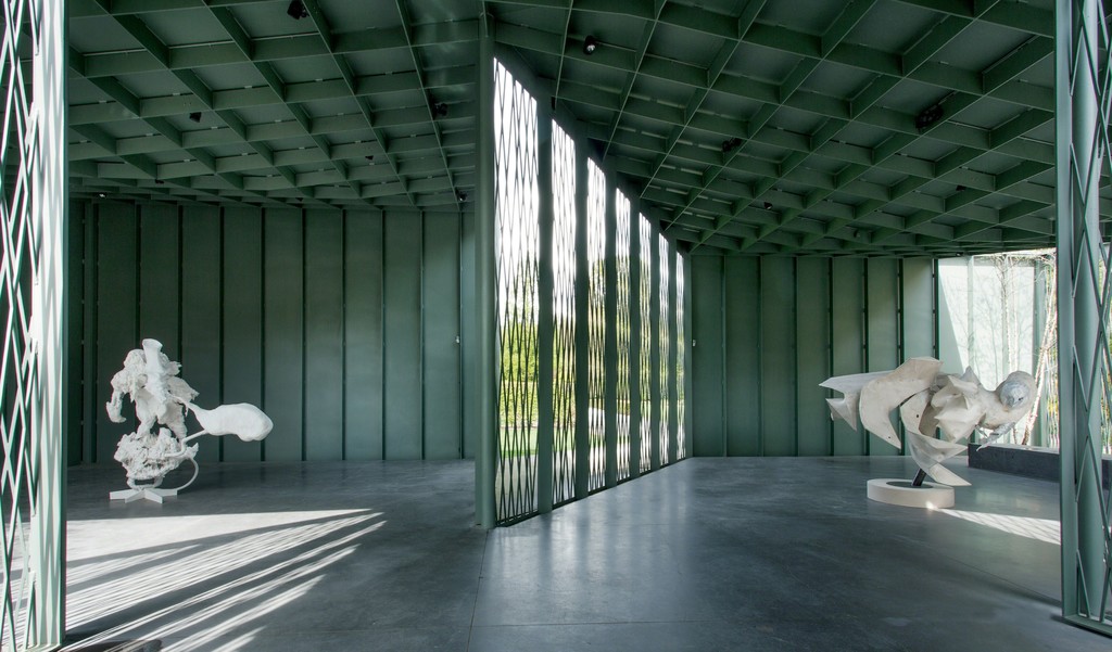 nstallation view CLUSTER exhibition, Het Huis, Middelheim Museum, 2016
Photo: Dirk Leemans. (from left to right): Peter Rogiers, White Trash, 2008 - Collection Elke Segers, Antwerp - Courtesy Tim Van Laere Gallery, Antwerp; Peter Rogiers, The Implosion of Jonathan Swift, 2009 - Collection Cigrang Frères - Courtesy Tim Van Laere Gallery, Antwerp nstallation view CLUSTER exhibition, Het Huis, Middelheim Museum, 2016
Photo: Dirk Leemans. (from left to right): Peter Rogiers, White Trash, 2008 - Collection Elke Segers, Antwerp - Courtesy Tim Van Laere Gallery, Antwerp; Peter Rogiers, The Implosion of Jonathan Swift, 2009 - Collection Cigrang Frères - Courtesy Tim Van Laere Gallery, Antwerp
